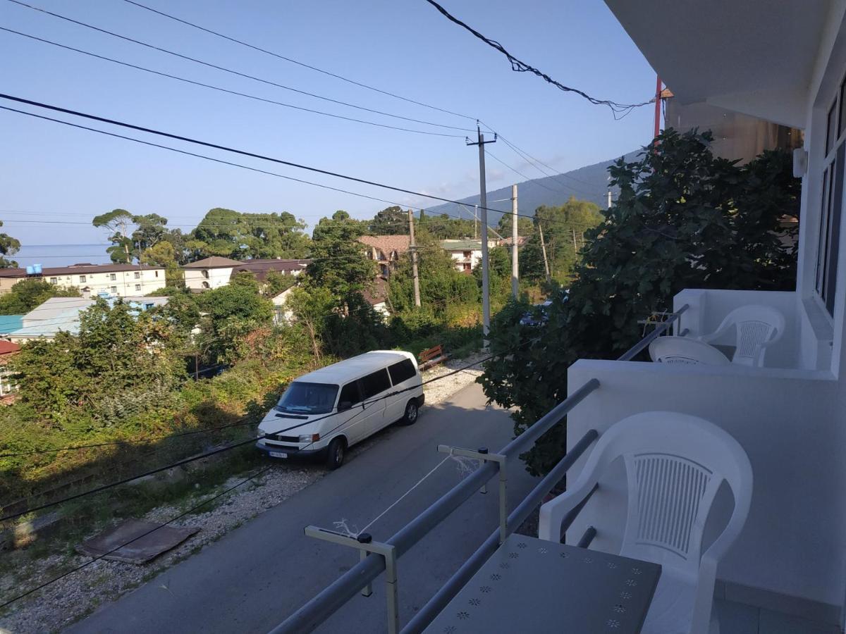 Guest House U Antoniny Gagra Exterior foto